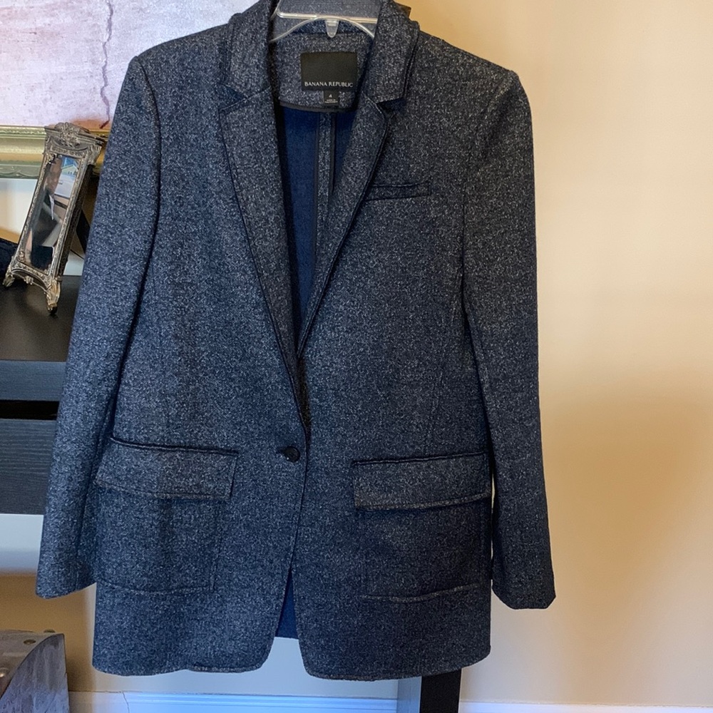 COPY - Banana Republic size 4 wool blazer